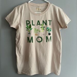 Women’s Plant Mom t-shirt - Small